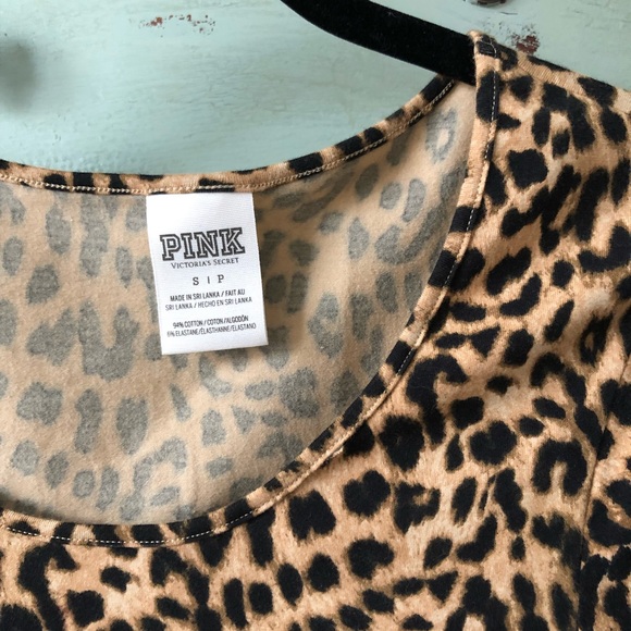 Vintage Leopard Crop Top - Picture 2 of 3